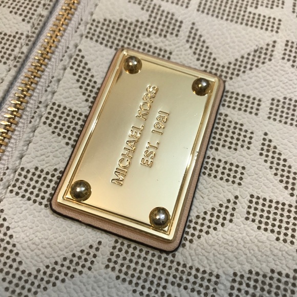 Michael Kors Mini Monogram Handbag Wallet Zipper - Picture 4 of 8